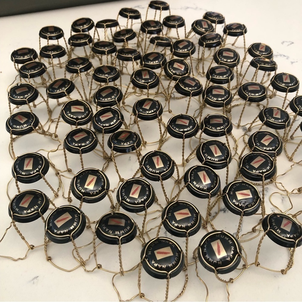 50 Mum Champagne Wire Cages with Caps